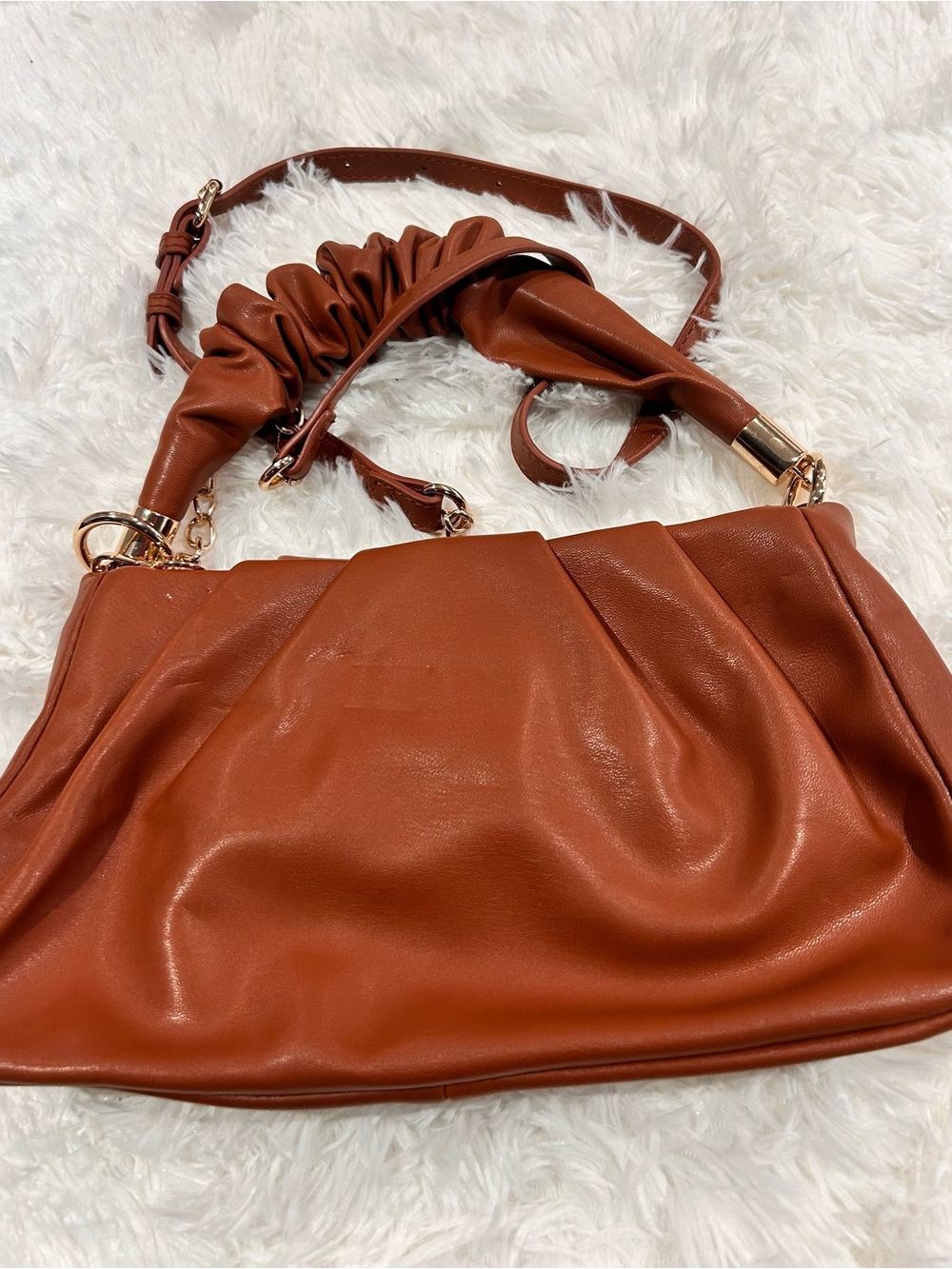Women’s Gathered crossbody/shoulder Bag in Cognac Brown